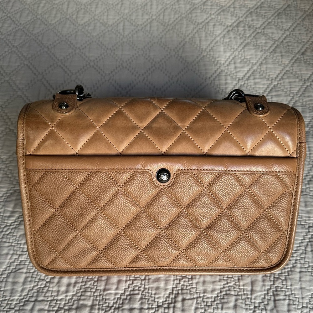CHANEL Caviar & Calfskin Quilted Medium Flap Bag - Picture 5 of 16